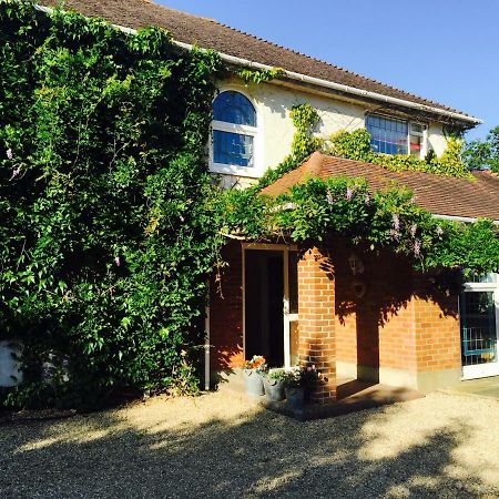 Stapehill Lodge B&B Hampreston Екстер'єр фото