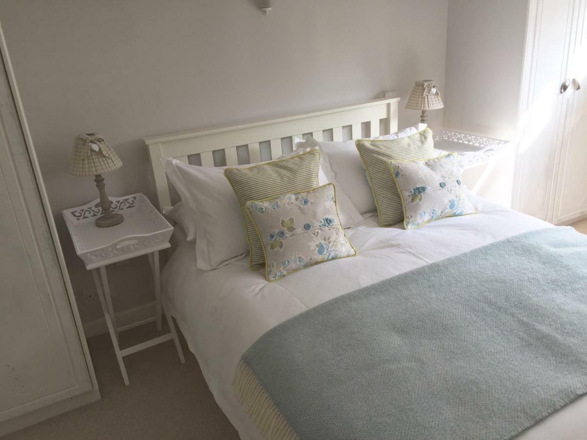 Stapehill Lodge B&B Hampreston Екстер'єр фото