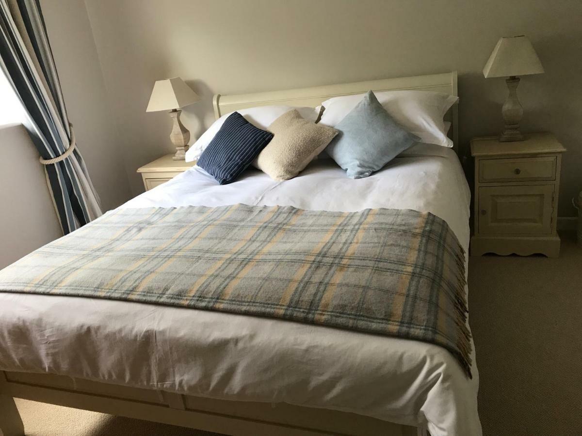Stapehill Lodge B&B Hampreston Екстер'єр фото