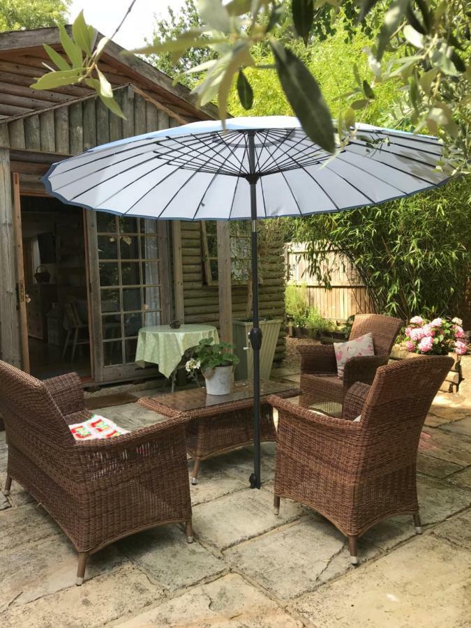 Stapehill Lodge B&B Hampreston Екстер'єр фото