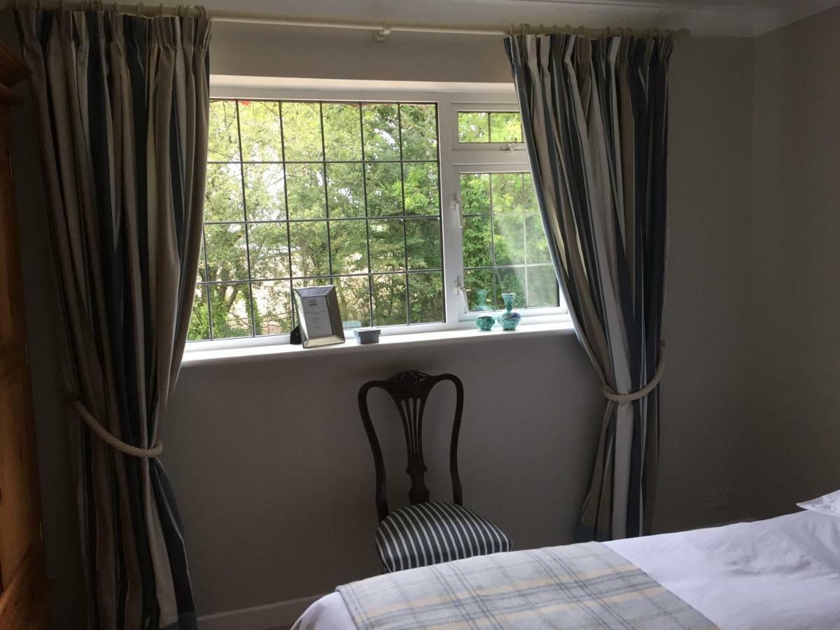 Stapehill Lodge B&B Hampreston Екстер'єр фото