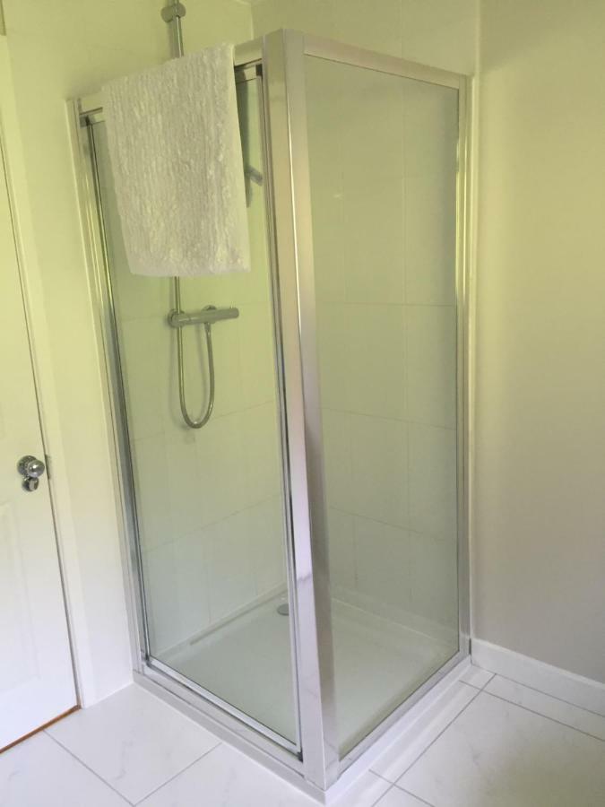 Stapehill Lodge B&B Hampreston Екстер'єр фото
